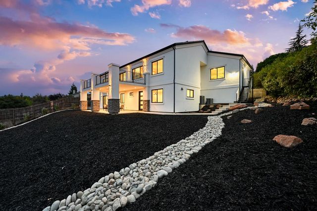 3271 Woodleigh Ln, Cameron Park, CA 95682