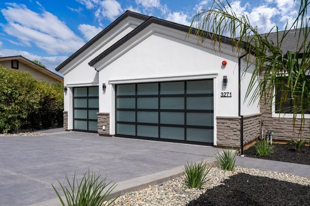 3271 Woodleigh Ln, Cameron Park, CA 95682