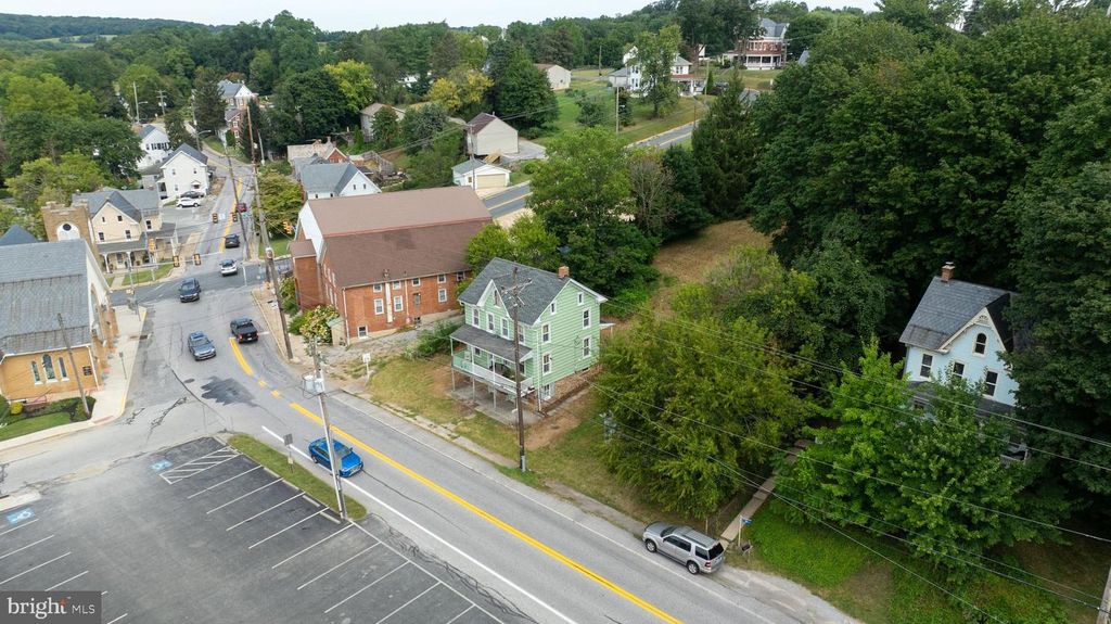 23 E GEORGE ST, Yoe, PA 17313