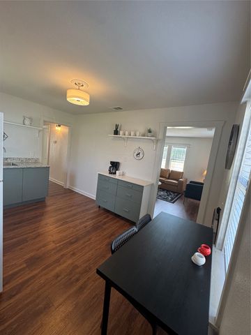 108 NW 30th Street, Fort Worth, TX 76106