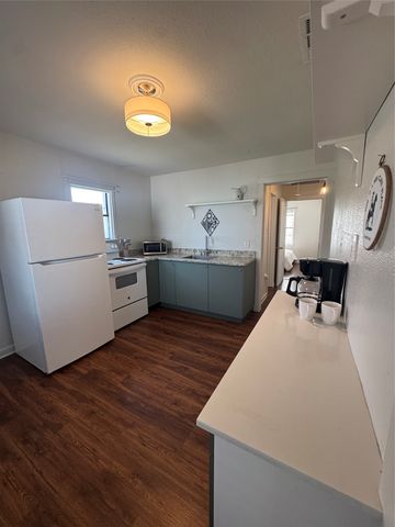 108 NW 30th Street, Fort Worth, TX 76106