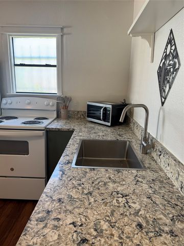 108 NW 30th Street, Fort Worth, TX 76106