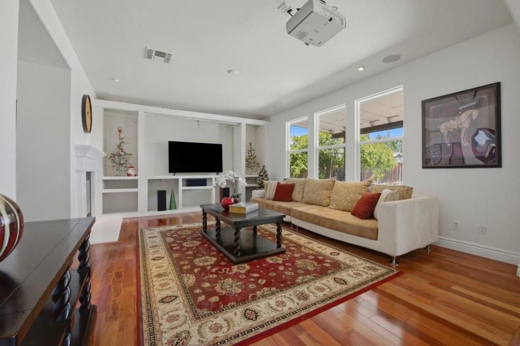 Image 14 of property listing at 9632 Cherrywood Court, Gilroy, CA 95020