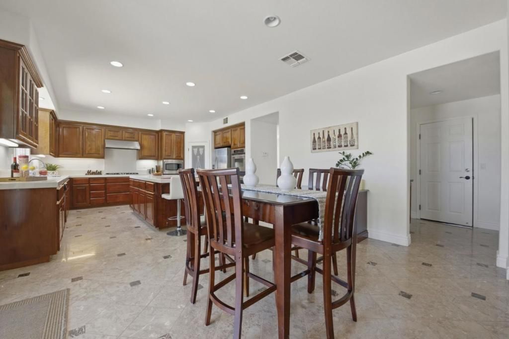 Image 18 of property listing at 9632 Cherrywood Court, Gilroy, CA 95020