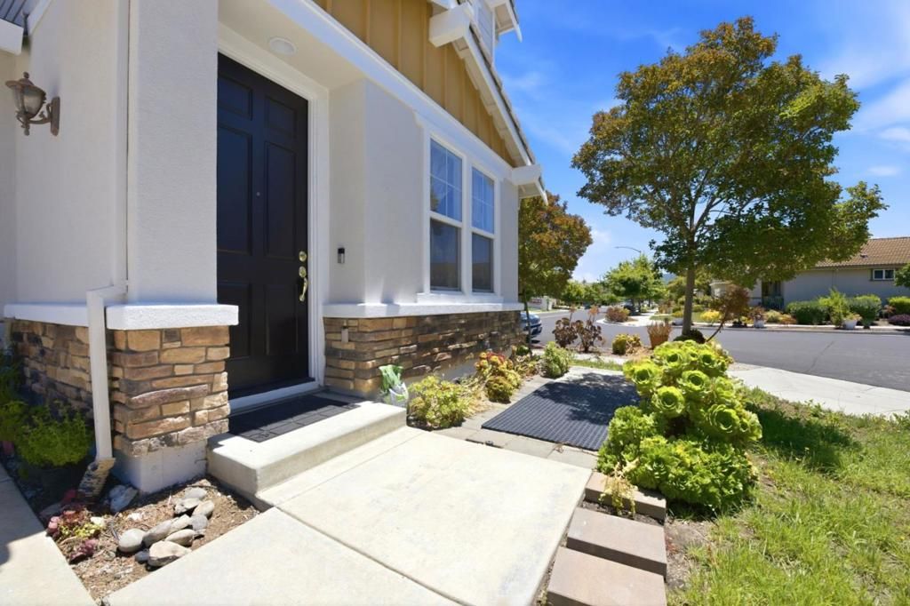 Image 5 of property listing at 9632 Cherrywood Court, Gilroy, CA 95020
