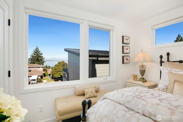 12734 B 7th Avenue NW, Seattle, WA 98177