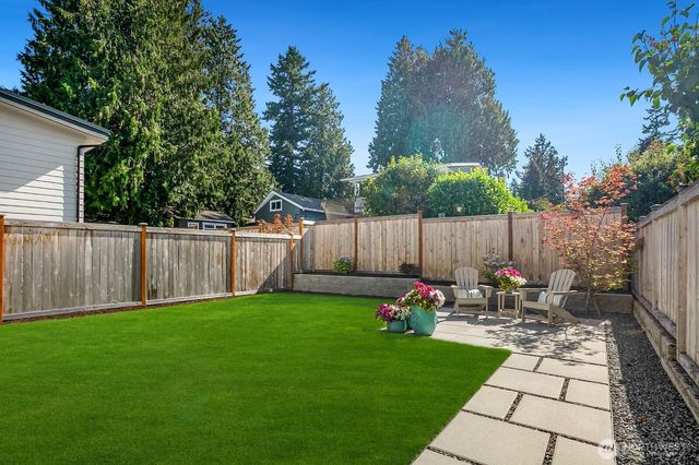 12734 B 7th Avenue NW, Seattle, WA 98177