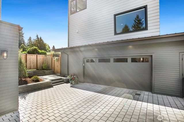 12734 B 7th Avenue NW, Seattle, WA 98177