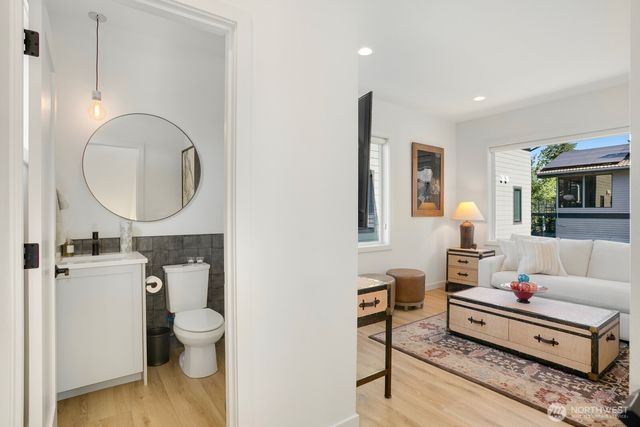 12734 B 7th Avenue NW, Seattle, WA 98177