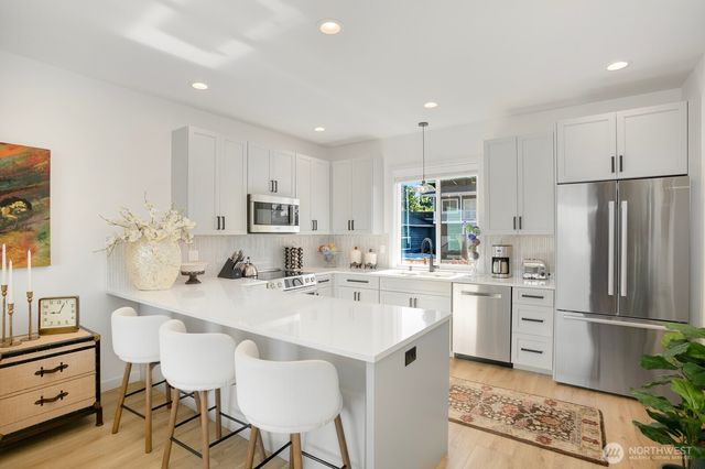 12734 B 7th Avenue NW, Seattle, WA 98177