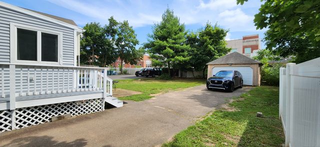 108 School Street, Hamden, CT 06518