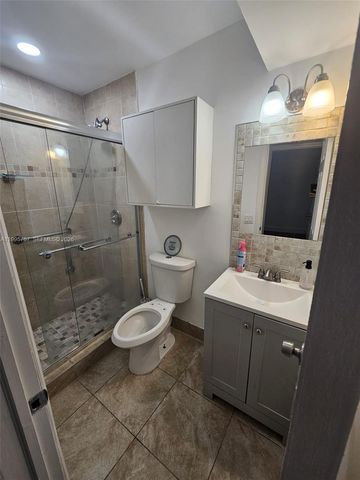 6055 W 19th Avenue 209, Hialeah, FL 33012