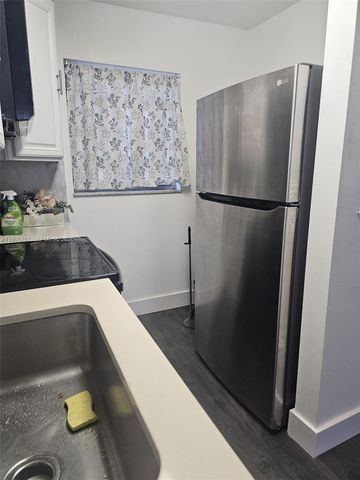 6055 W 19th Avenue 209, Hialeah, FL 33012