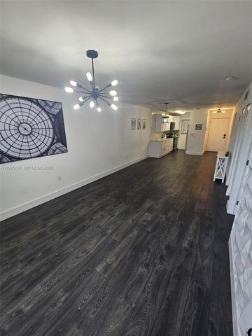 6055 W 19th Avenue 209, Hialeah, FL 33012