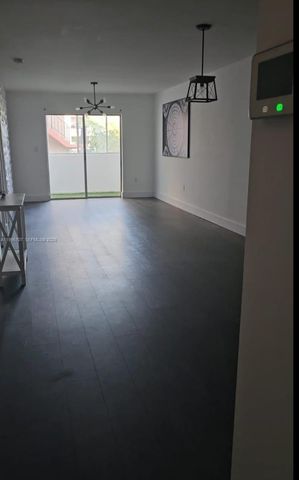 6055 W 19th Avenue 209, Hialeah, FL 33012