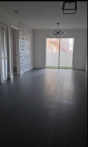 6055 W 19th Avenue 209, Hialeah, FL 33012