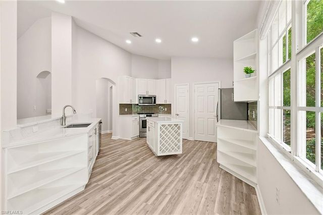 20290 Burnside PL 1102, Estero, FL 33928