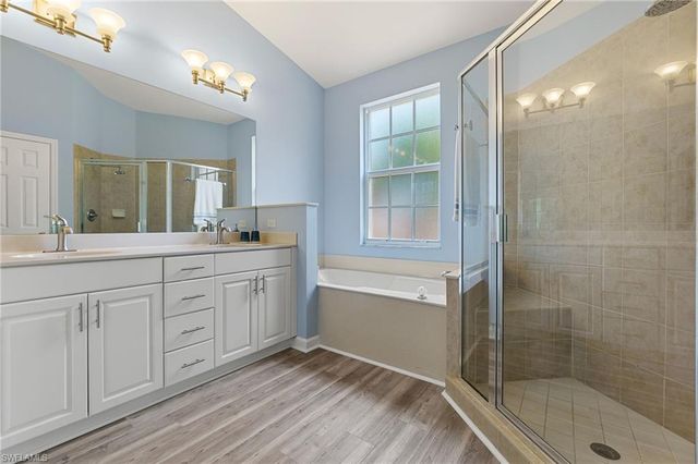 20290 Burnside PL 1102, Estero, FL 33928