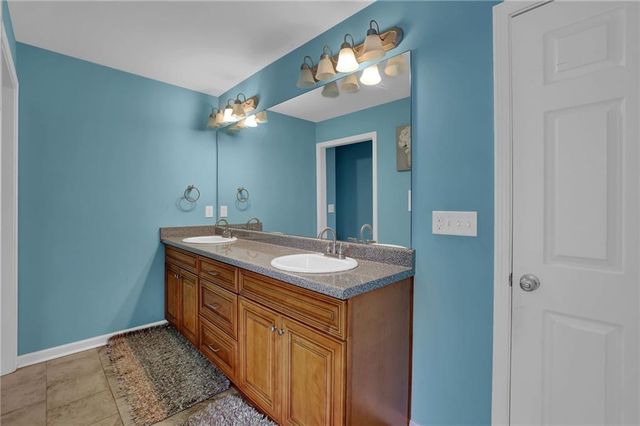 1895 Meadowchase Court, Snellville, GA 30078
