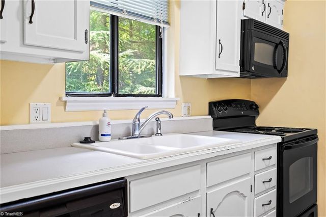 128 Cedar Lake Trail, Winston-salem, NC 27104