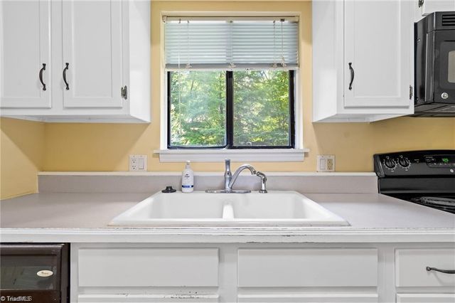 128 Cedar Lake Trail, Winston-salem, NC 27104