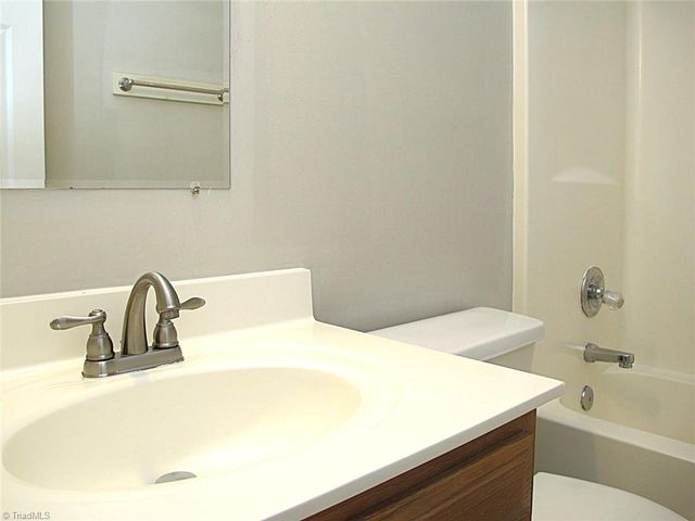 701 Pilgrim Ford Court, Clemmons, NC 27012