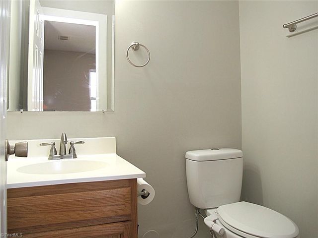 701 Pilgrim Ford Court, Clemmons, NC 27012