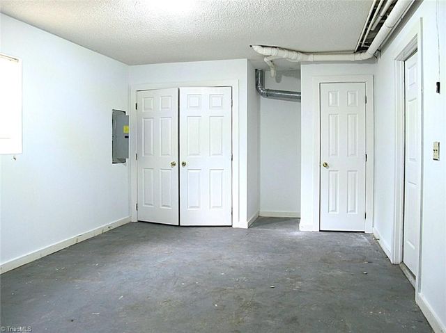 701 Pilgrim Ford Court, Clemmons, NC 27012