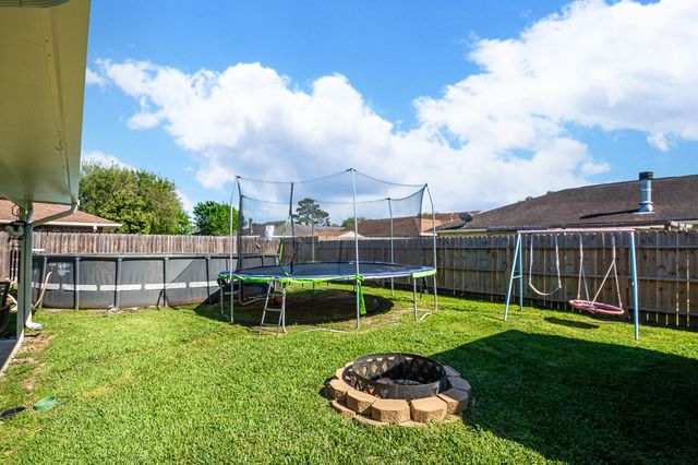 10122 Rustic Gate Road, La Porte, TX 77571