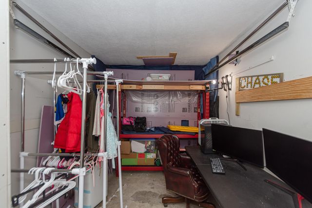 10122 Rustic Gate Road, La Porte, TX 77571