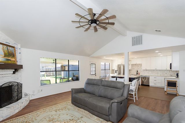 10122 Rustic Gate Road, La Porte, TX 77571