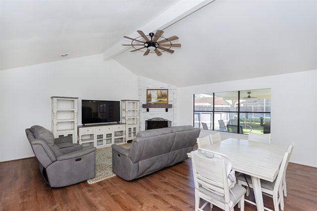 10122 Rustic Gate Road, La Porte, TX 77571