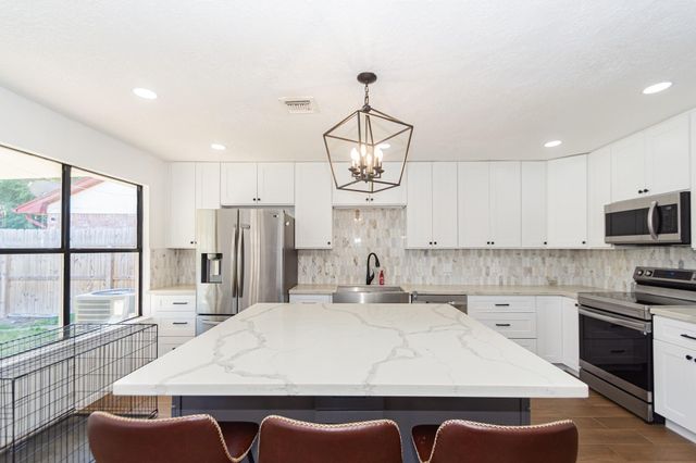 10122 Rustic Gate Road, La Porte, TX 77571