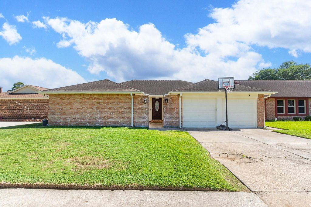 10122 Rustic Gate Road, La Porte, TX 77571