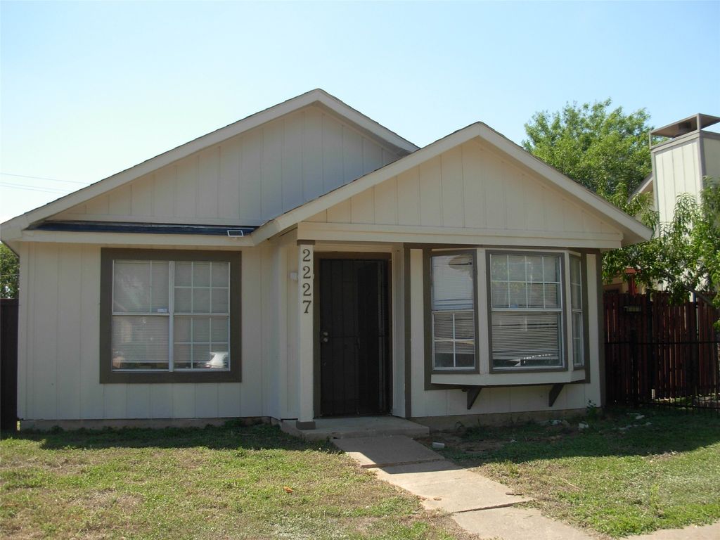 2227 Nantucket Village Drive, Dallas, TX 75227
