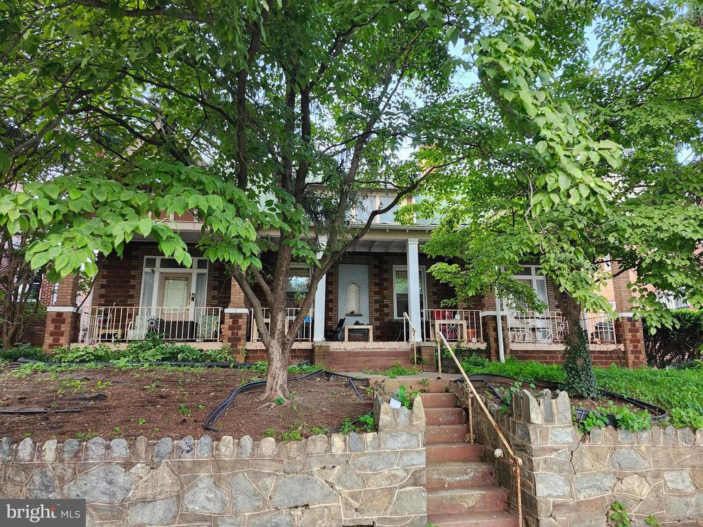 1305 FERN ST NW, Washington, DC 20012