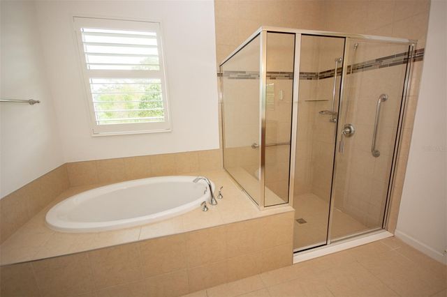 215 AVENHAM DRIVE, Deland, FL 32724