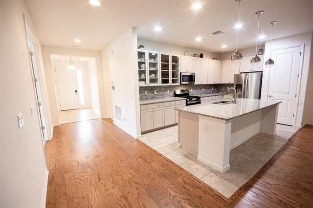 215 AVENHAM DRIVE, Deland, FL 32724