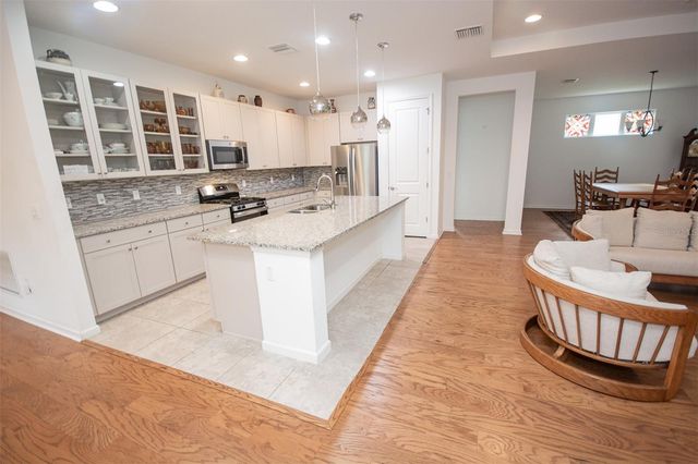 215 AVENHAM DRIVE, Deland, FL 32724