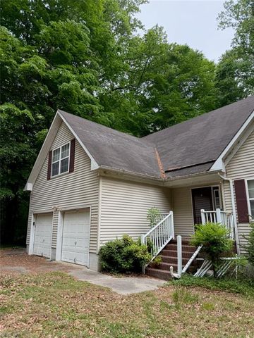 5216 Haynes Mill LN, Gloucester, VA 23061