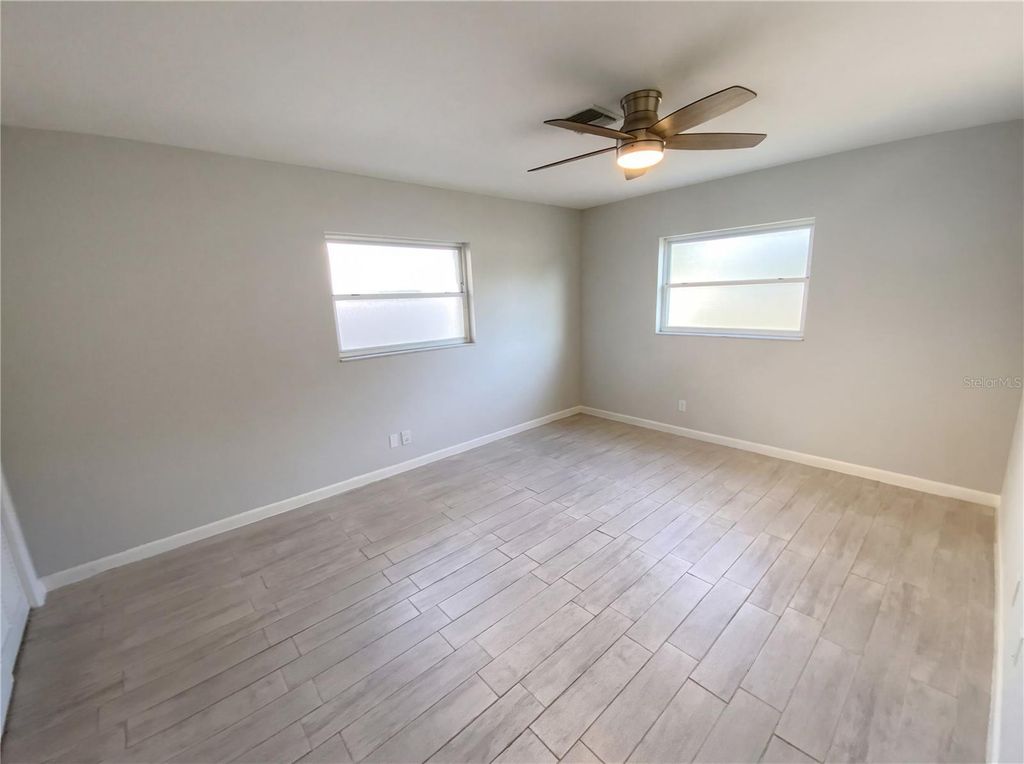 Image 12 of property listing at 408 OCEAN COURT, Clearwater, FL 33756