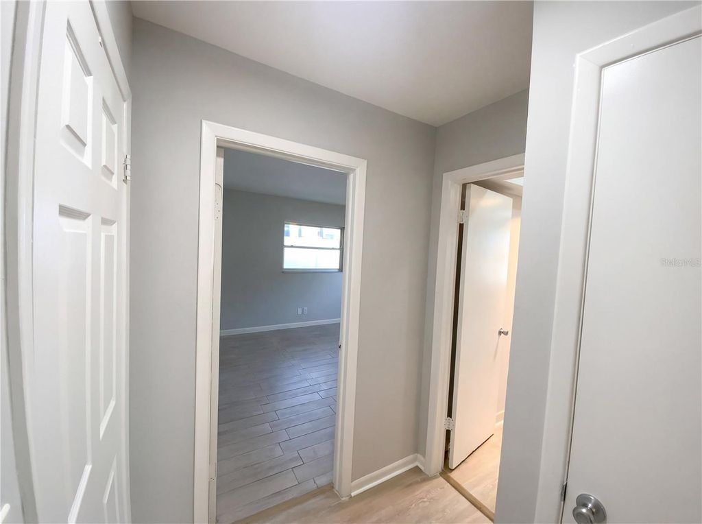 Image 15 of property listing at 408 OCEAN COURT, Clearwater, FL 33756