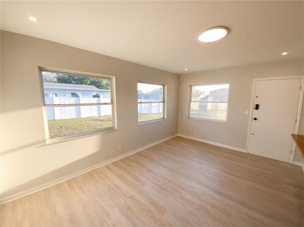 Image 16 of property listing at 408 OCEAN COURT, Clearwater, FL 33756