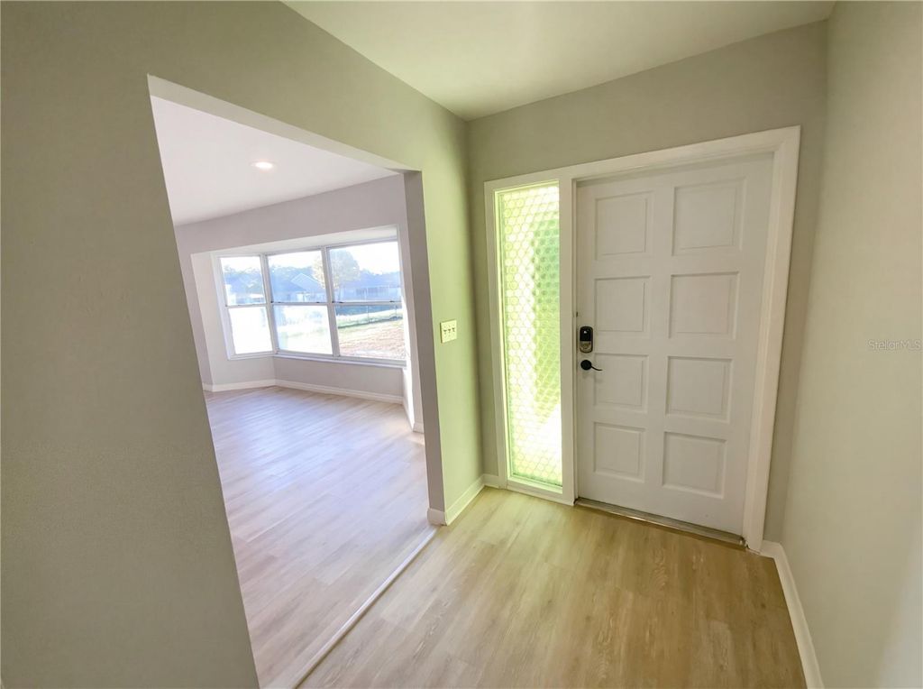 Image 22 of property listing at 408 OCEAN COURT, Clearwater, FL 33756