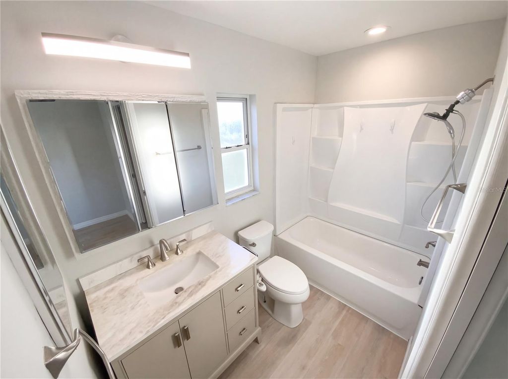 Image 27 of property listing at 408 OCEAN COURT, Clearwater, FL 33756