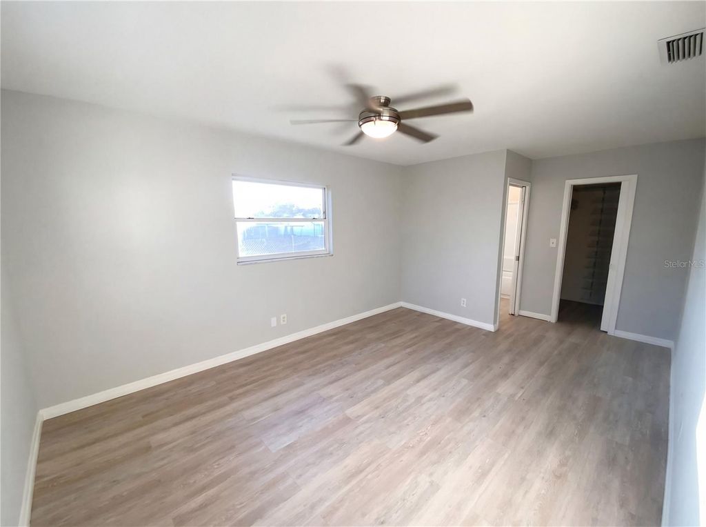 Image 4 of property listing at 408 OCEAN COURT, Clearwater, FL 33756