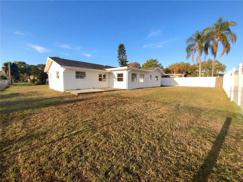 Image 34 of property listing at 408 OCEAN COURT, Clearwater, FL 33756