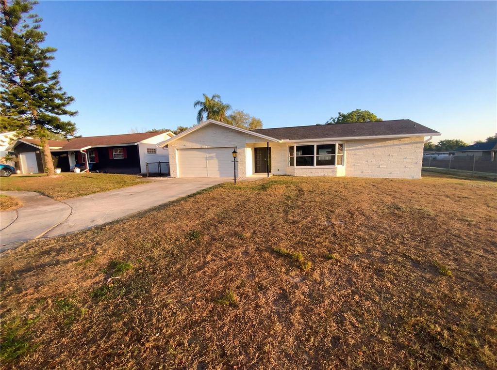 Image 6 of property listing at 408 OCEAN COURT, Clearwater, FL 33756