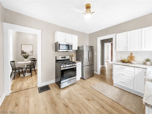 1924 W 75th Street, Cleveland, OH 44102