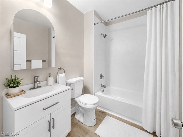 1924 W 75th Street, Cleveland, OH 44102